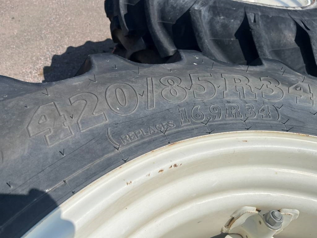 BKT 420/85R34 till New Holland T5070 - Pneu por Máquina agrícola: foto 4 BKT 420/85R34 till New Holland T5070 - Pneu por Máquina agrícola: foto 4