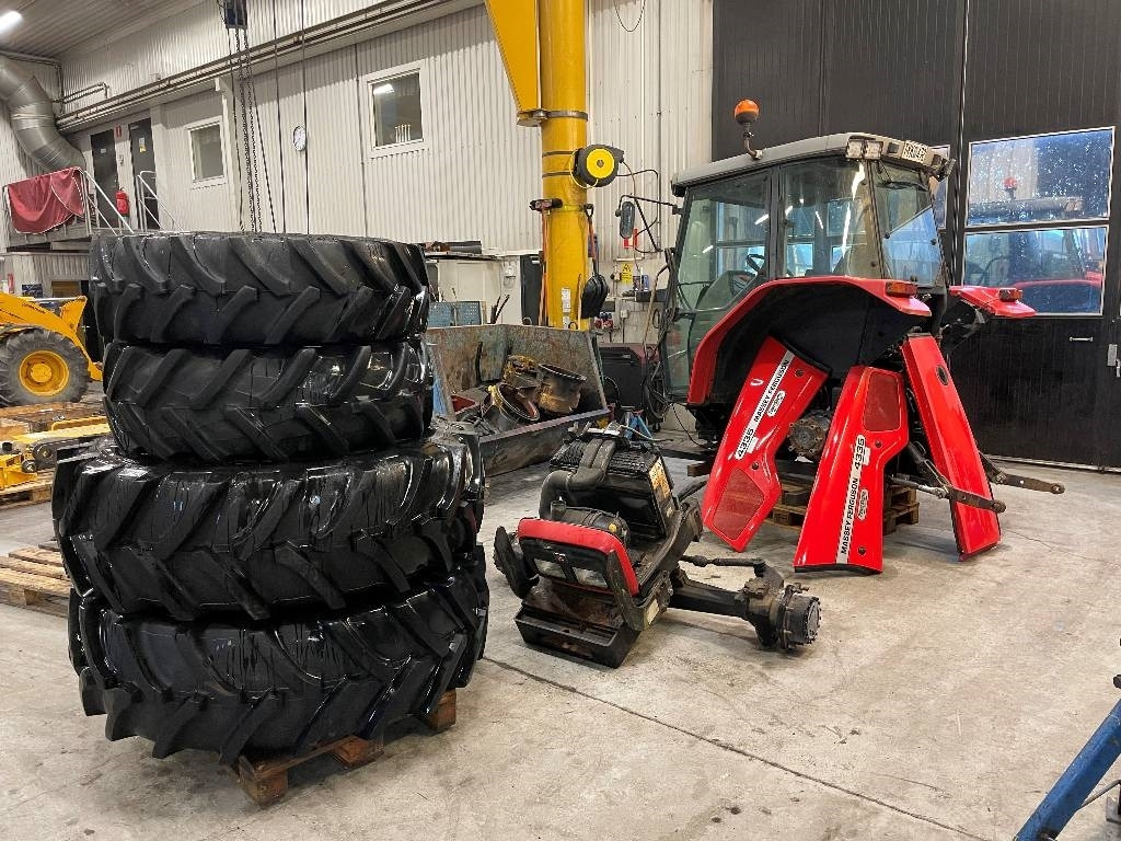 Massey Ferguson 4335 Dismantled: only spare parts - Trator: foto 1 Massey Ferguson 4335 Dismantled: only spare parts - Trator: foto 1