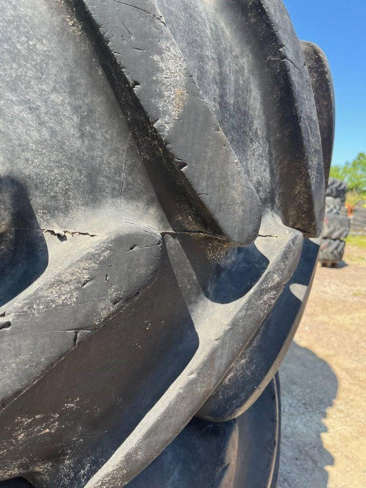 Michelin 650/65R38 520/65R28 till Case , MC Cormick - Pneu por Máquina agrícola: foto 3 Michelin 650/65R38 520/65R28 till Case , MC Cormick - Pneu por Máquina agrícola: foto 3