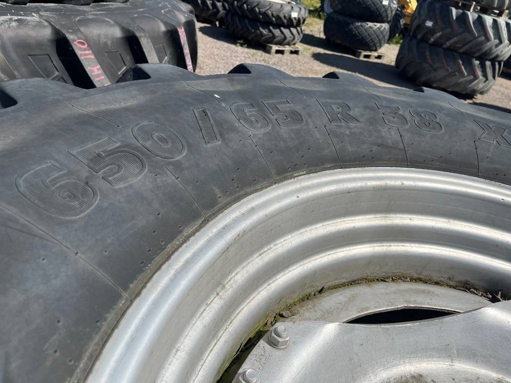 Michelin 650/65R38 till Case MX 135 - Pneu por Máquina agrícola: foto 4 Michelin 650/65R38 till Case MX 135 - Pneu por Máquina agrícola: foto 4