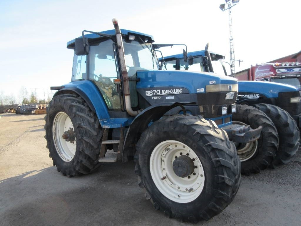 New Holland 8870 Dismantled for spare parts - Trator: foto 1 New Holland 8870 Dismantled for spare parts - Trator: foto 1
