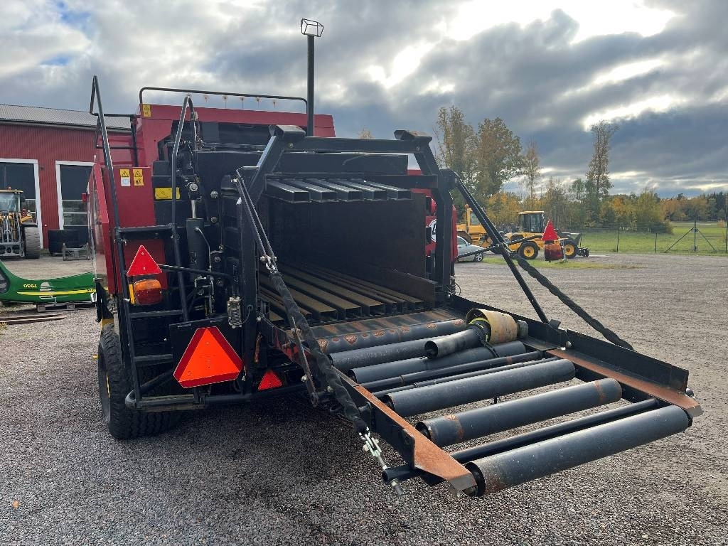 New Holland BB 960 A Dismantled: only spare parts - Enfardadeira de fardos quadrados: foto 4 New Holland BB 960 A Dismantled: only spare parts - Enfardadeira de fardos quadrados: foto 4