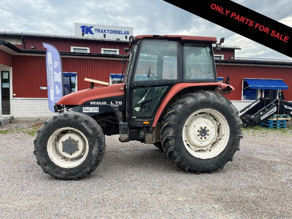 New Holland L 75 Dismantled: only spare parts - Trator: foto 1 New Holland L 75 Dismantled: only spare parts - Trator: foto 1