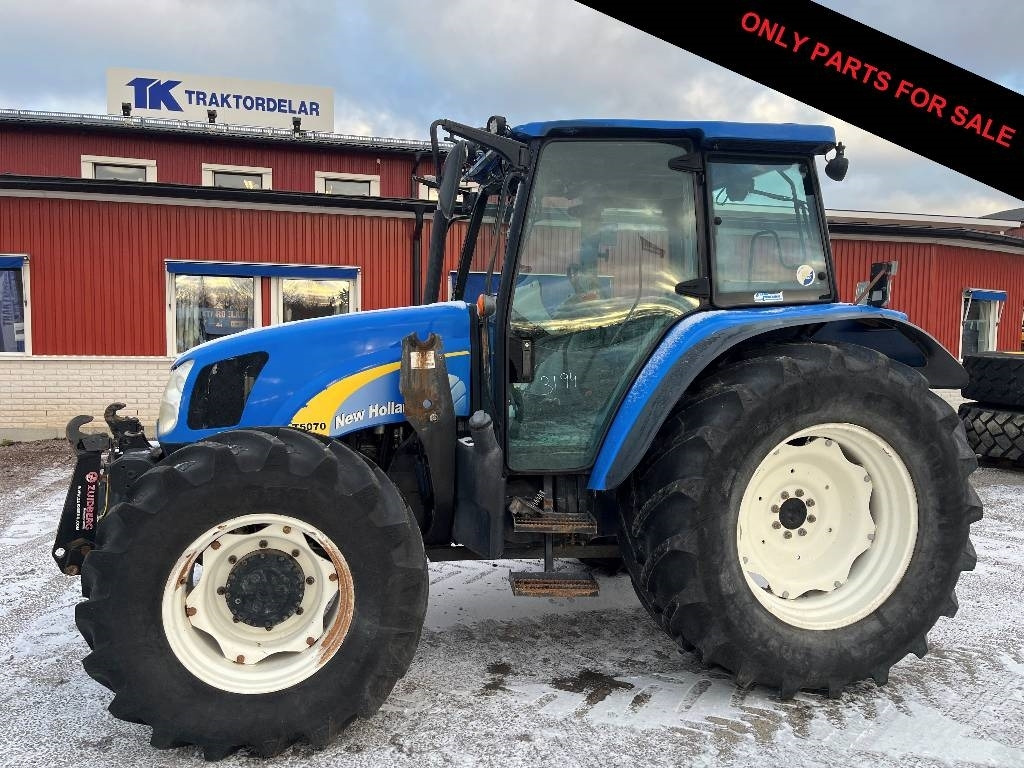 New Holland T 5070 Dismantled. Only spare parts - Trator: foto 1 New Holland T 5070 Dismantled. Only spare parts - Trator: foto 1