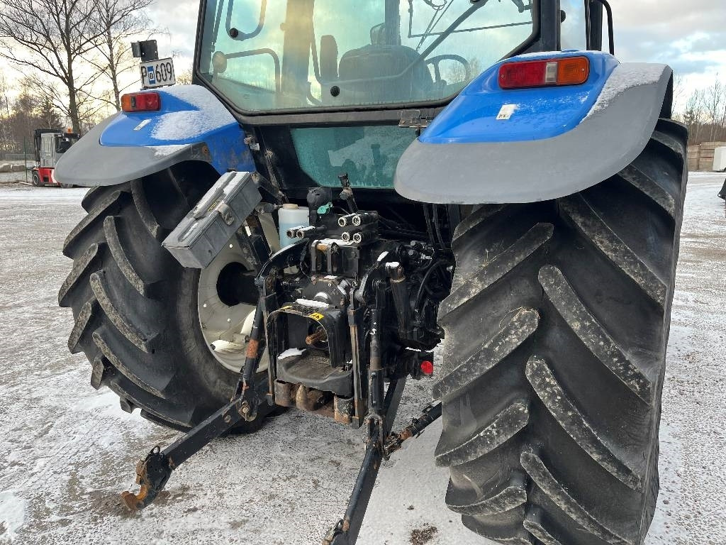 New Holland T 5070 Dismantled. Only spare parts - Trator: foto 4 New Holland T 5070 Dismantled. Only spare parts - Trator: foto 4