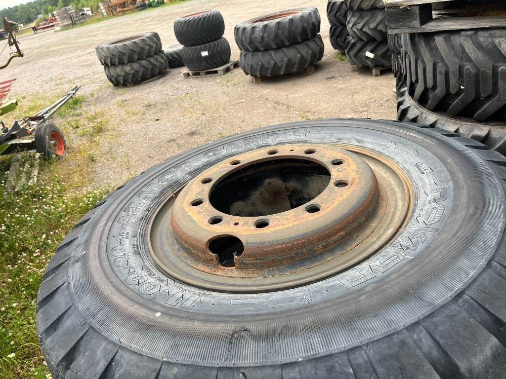 Nokian 11,00-20 till Cat 316 D - Pneu por Máquina de construção: foto 3 Nokian 11,00-20 till Cat 316 D - Pneu por Máquina de construção: foto 3
