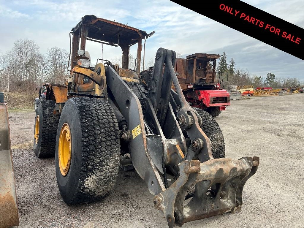 Volvo L 120 F Dismantled. Only specific spare parts - Pá carregadora de rodas: foto 1 Volvo L 120 F Dismantled. Only specific spare parts - Pá carregadora de rodas: foto 1