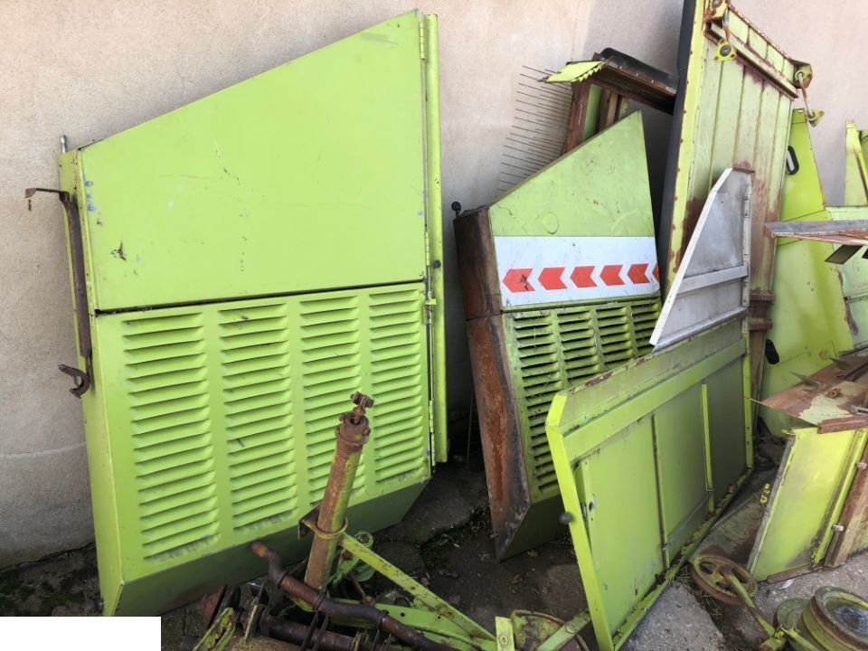 Claas Mega Dominator 98 - OSŁONY ~ BLACHY - Część Oryginalna - Carroceria e exterior por Ceifeira debulhadora: foto 1 Claas Mega Dominator 98 - OSŁONY ~ BLACHY - Część Oryginalna - Carroceria e exterior por Ceifeira debulhadora: foto 1