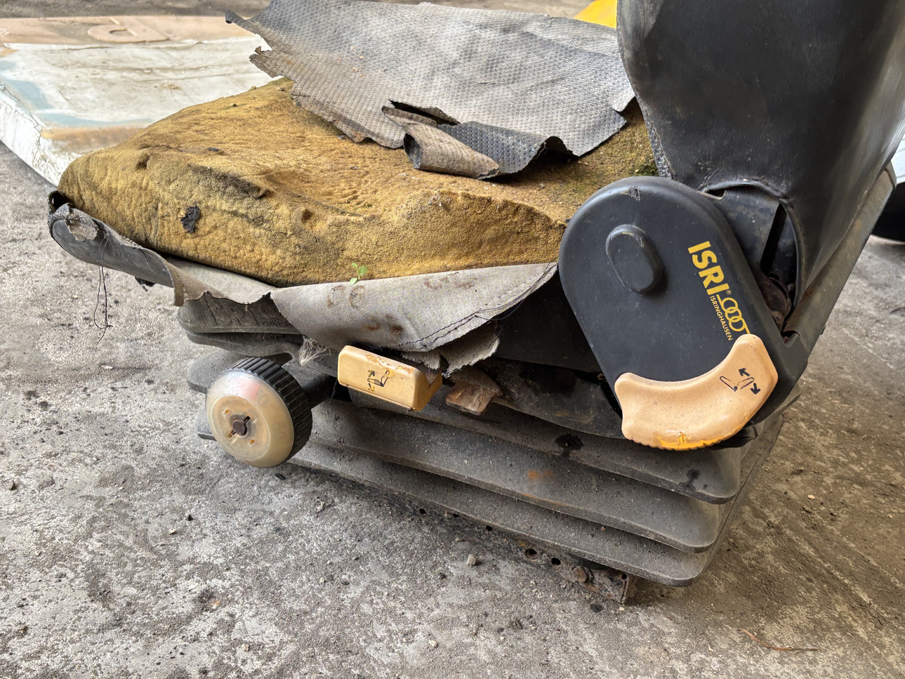 Dieci 185 - Ładowarka Teleskopowa - Fotel Kierowcy Siedzenie - Banco por Empilhador telescópico: foto 4 Dieci 185 - Ładowarka Teleskopowa - Fotel Kierowcy Siedzenie - Banco por Empilhador telescópico: foto 4