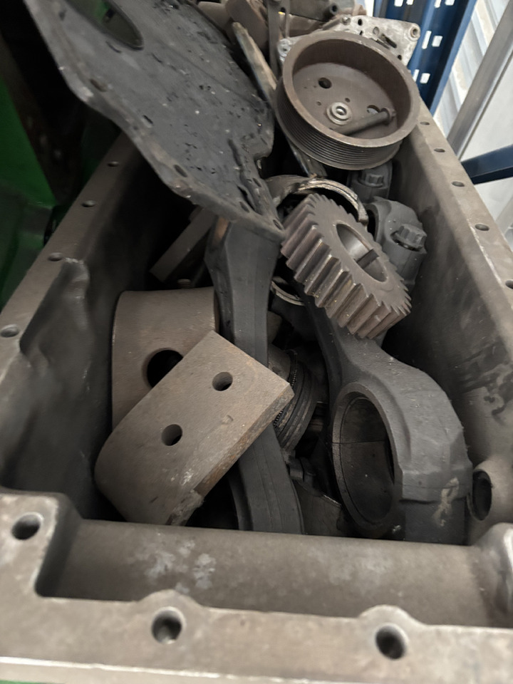 John Deere 6125 Silnik Blok CZĘŚCI R517076 R518736 R518737 - Motor e peças por Máquina agrícola: foto 2 John Deere 6125 Silnik Blok CZĘŚCI R517076 R518736 R518737 - Motor e peças por Máquina agrícola: foto 2