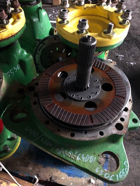 L102028 ~ AL111712 - John Deere 6100 | John Deere 6200 | John Deere 6300 | John Deere 6400 - Transmissão por Máquina agrícola: foto 4 L102028 ~ AL111712 - John Deere 6100 | John Deere 6200 | John Deere 6300 | John Deere 6400 - Transmissão por Máquina agrícola: foto 4