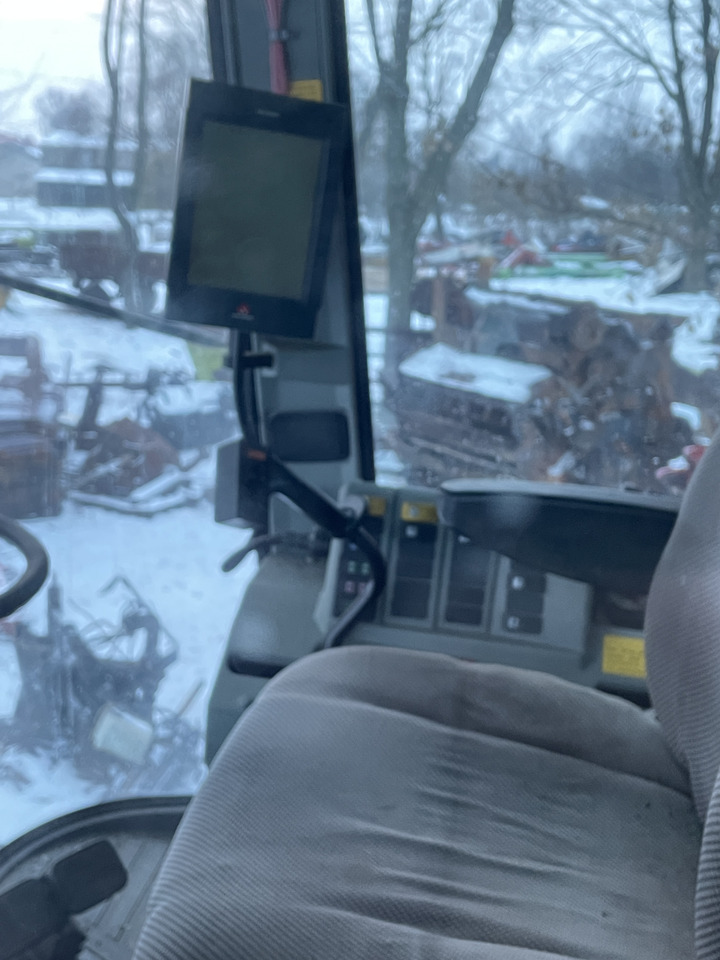 Massey Fergusson MF 30 32 - siedzenie fotel operatora D45939700 - Banco por Máquina agrícola: foto 1 Massey Fergusson MF 30 32 - siedzenie fotel operatora D45939700 - Banco por Máquina agrícola: foto 1