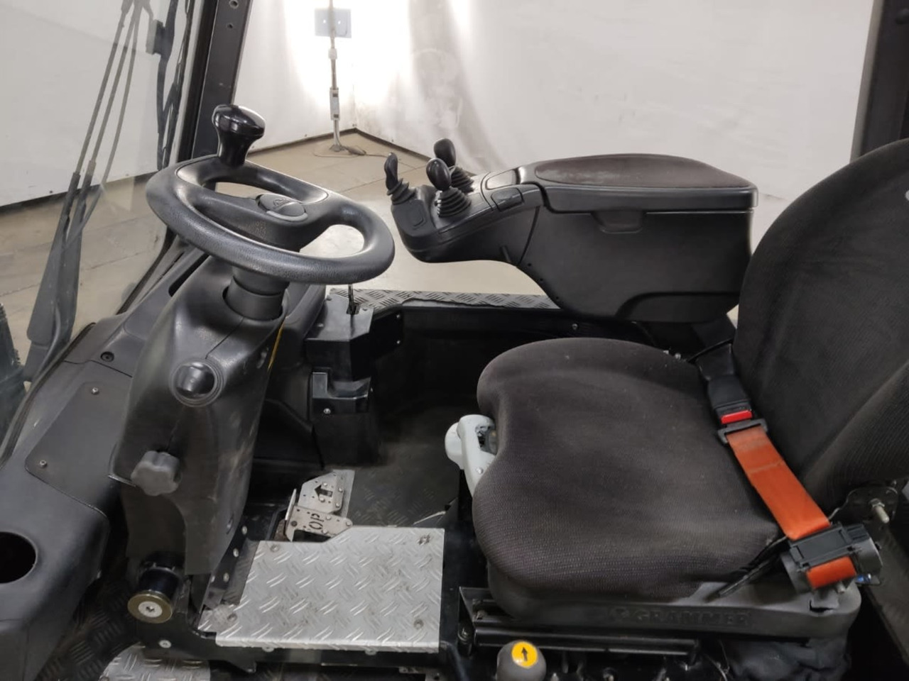 Linde E30HL-01/600 - Empilhadeira elétrica: foto 3 Linde E30HL-01/600 - Empilhadeira elétrica: foto 3