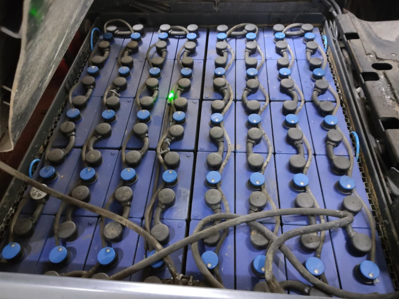 Linde E30HL-01/600 - Empilhadeira elétrica: foto 4 Linde E30HL-01/600 - Empilhadeira elétrica: foto 4