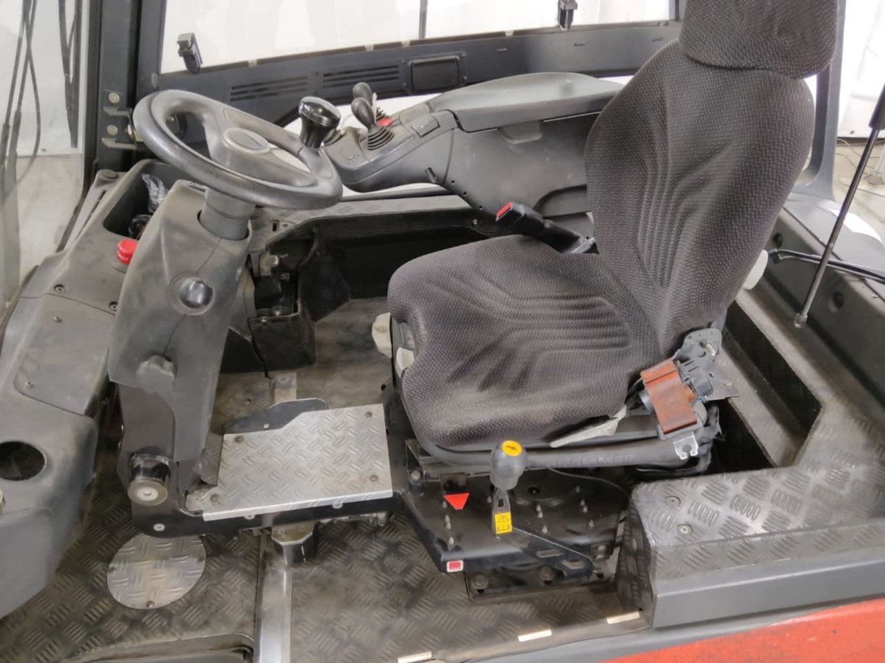 Linde E30HL-01/600 - Empilhadeira elétrica: foto 3 Linde E30HL-01/600 - Empilhadeira elétrica: foto 3