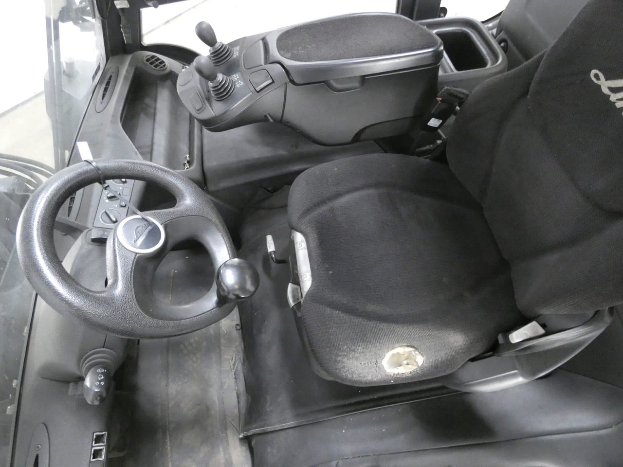 Linde E60-01 - Empilhadeira elétrica: foto 3 Linde E60-01 - Empilhadeira elétrica: foto 3