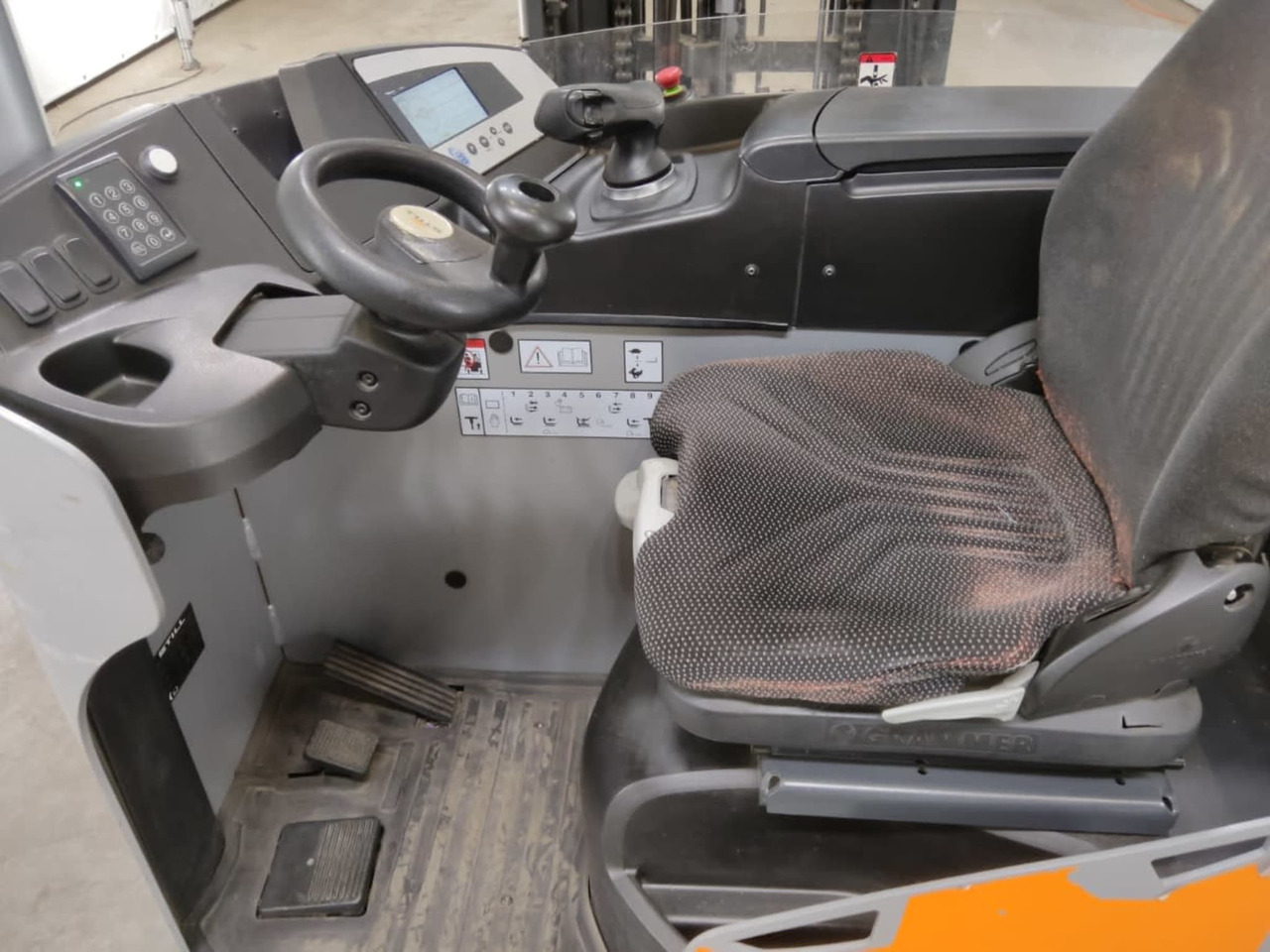 STILL FM-X17 - Empilhador retráctil: foto 3 STILL FM-X17 - Empilhador retráctil: foto 3