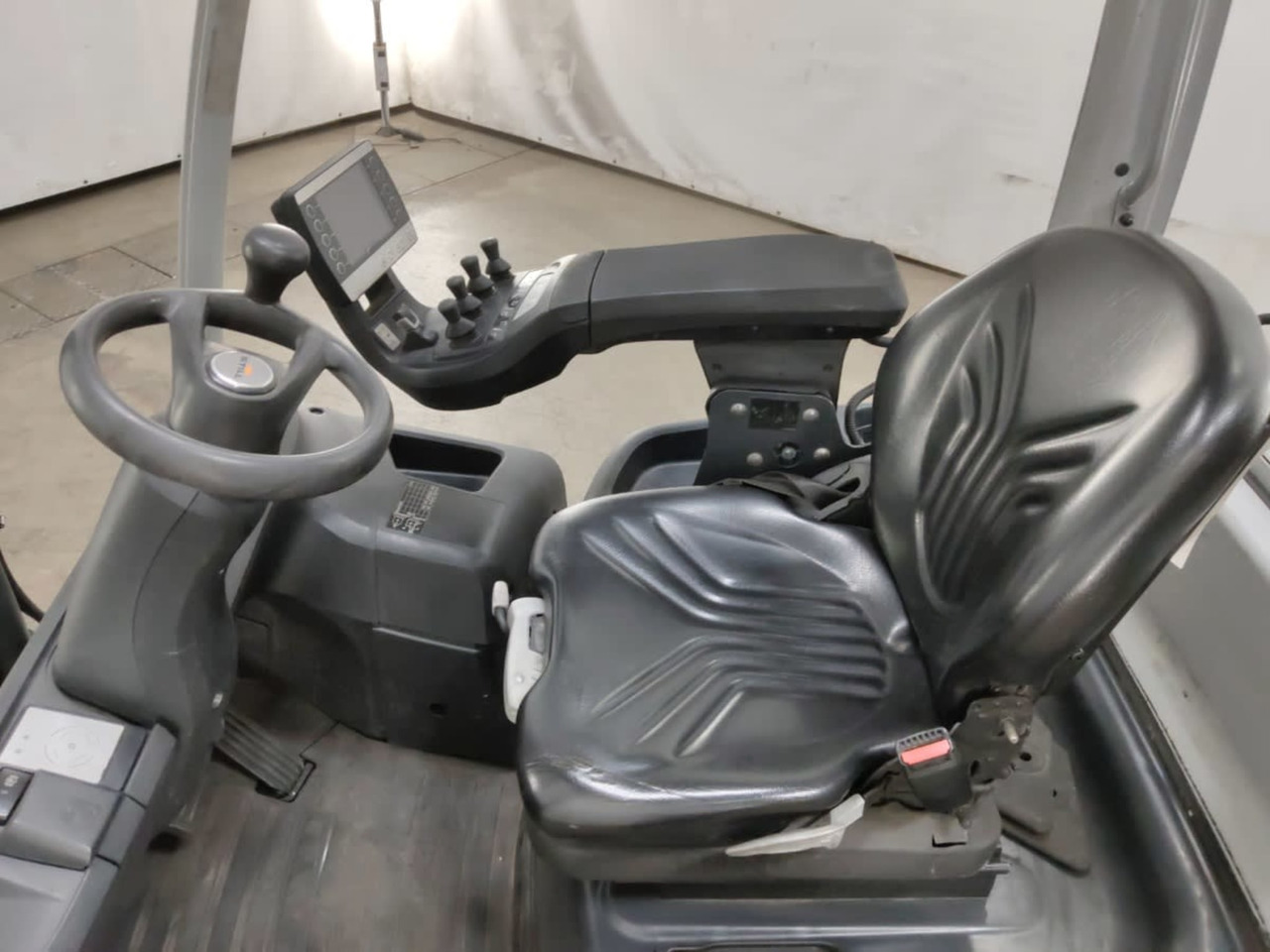 STILL RX70-25T - Empilhadeira a gás: foto 3 STILL RX70-25T - Empilhadeira a gás: foto 3