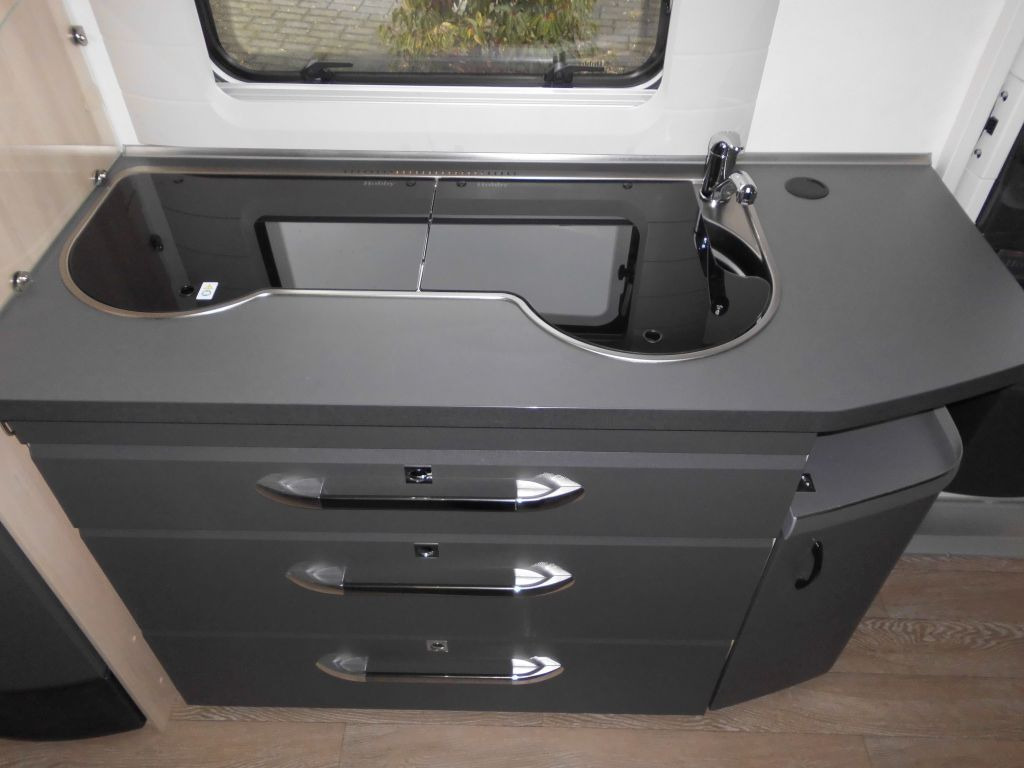 Caravana Hobby DE LUXE EDITION 650 KMFe Vorzelt, City, 2200kg: foto 13
