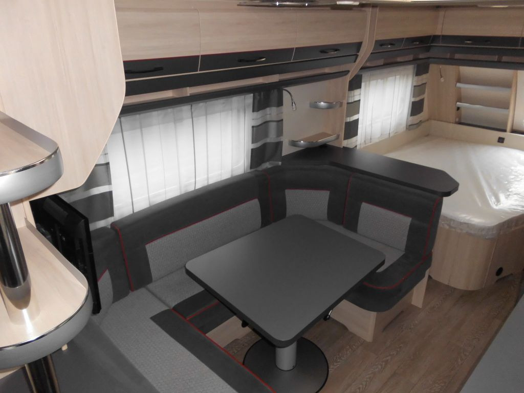 Caravana Hobby DE LUXE EDITION 650 KMFe Vorzelt, City, 2200kg: foto 8