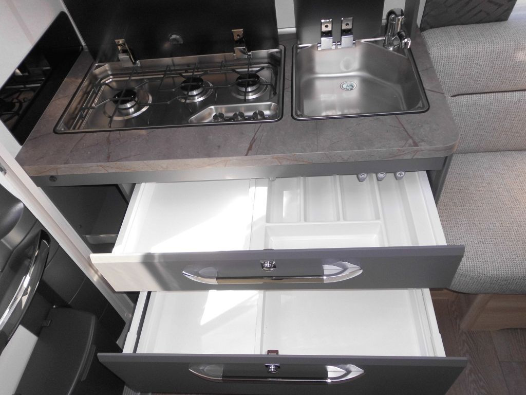 Caravana novo Hobby De Luxe 400 SFe 2025 1500kg. Hobby De Luxe 400 SFe Lagerabverkauf!: foto 11