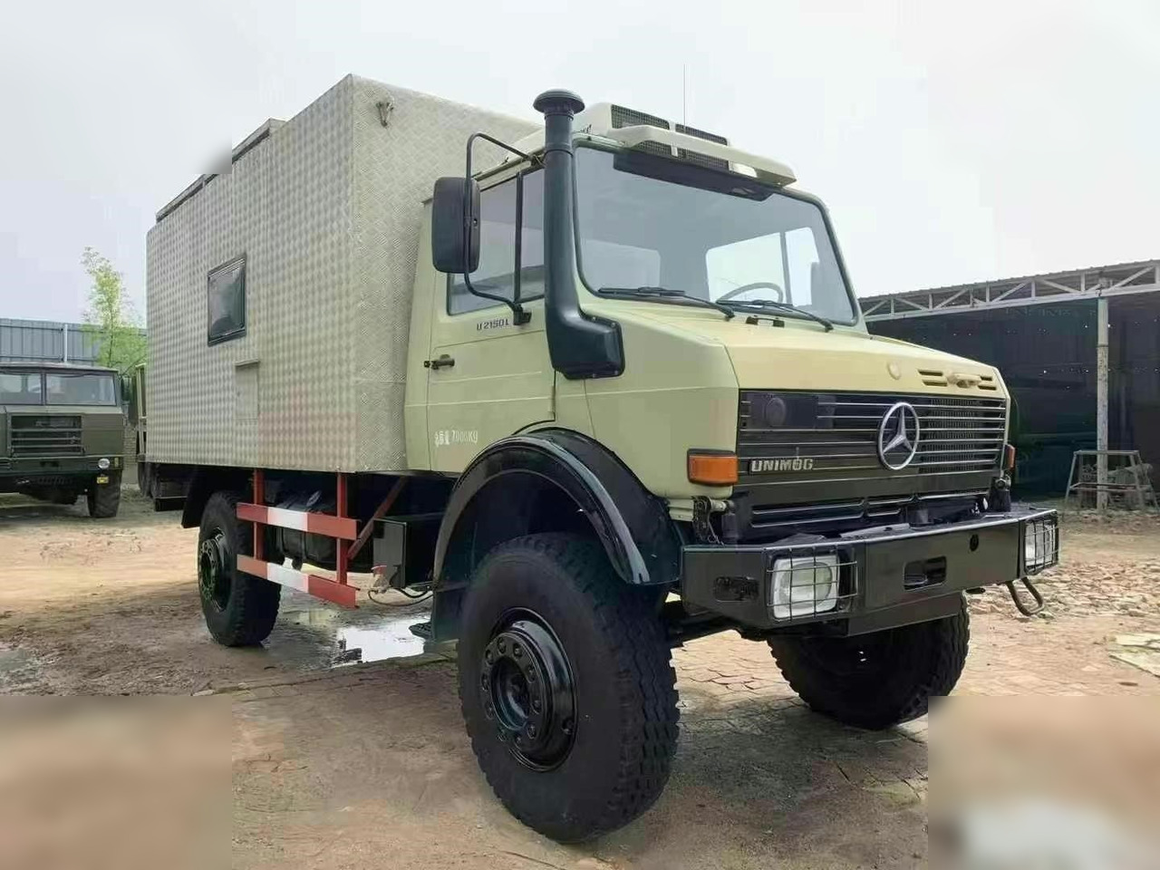 1995 MERCEDES-BENZ UNIMOG 2150 - Camião chassi: foto 2 1995 MERCEDES-BENZ UNIMOG 2150 - Camião chassi: foto 2