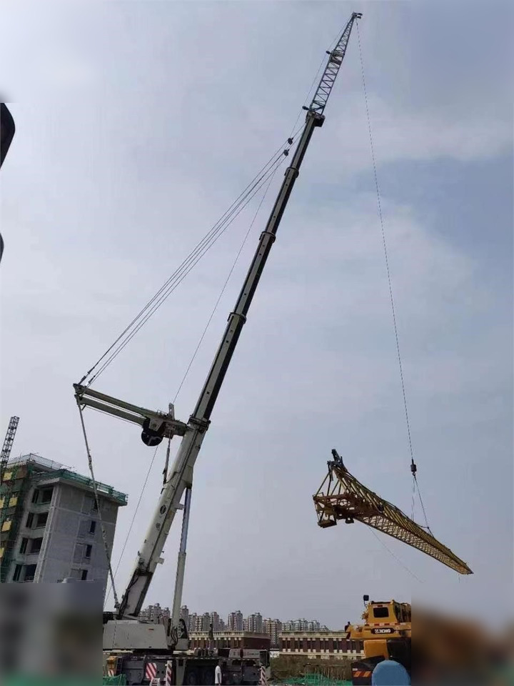 2009 DEMAG AC 350-1 - Grua todo o terreno: foto 3 2009 DEMAG AC 350-1 - Grua todo o terreno: foto 3