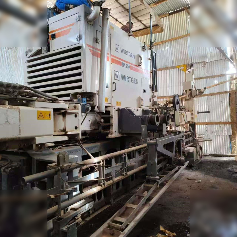 2013 WIRTGEN SP500 - Equipamento de betão: foto 1 2013 WIRTGEN SP500 - Equipamento de betão: foto 1