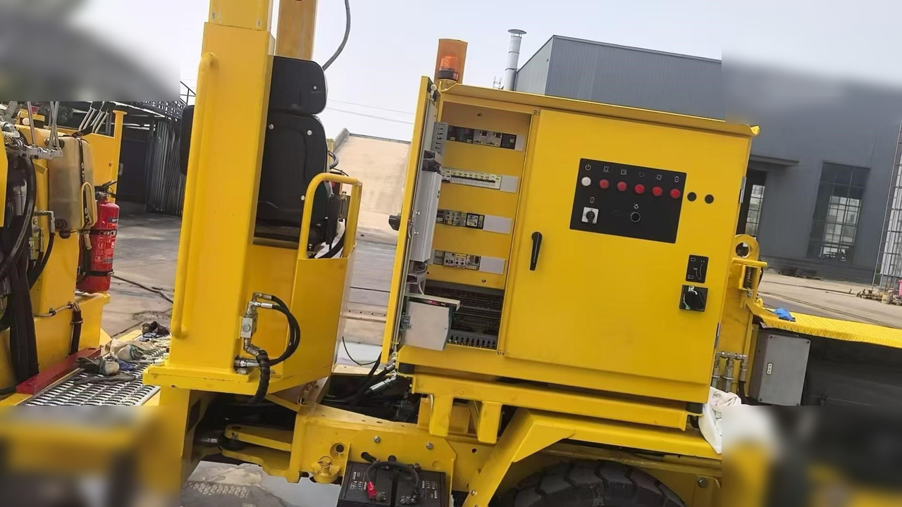 2014 ATLAS COPCO BOOMER 281 - Máquina de perfuração direcional: foto 2 2014 ATLAS COPCO BOOMER 281 - Máquina de perfuração direcional: foto 2