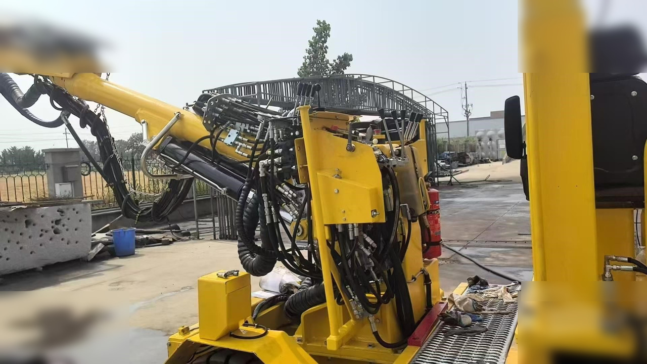 2014 ATLAS COPCO BOOMER 281 - Máquina de perfuração direcional: foto 4 2014 ATLAS COPCO BOOMER 281 - Máquina de perfuração direcional: foto 4