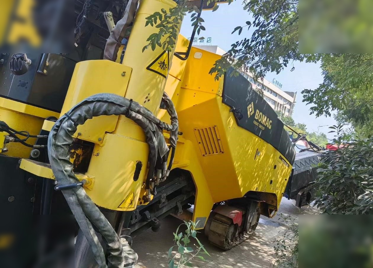 2017 BOMAG BM1000/35 - Aplainadora (Fresadora): foto 3 2017 BOMAG BM1000/35 - Aplainadora (Fresadora): foto 3