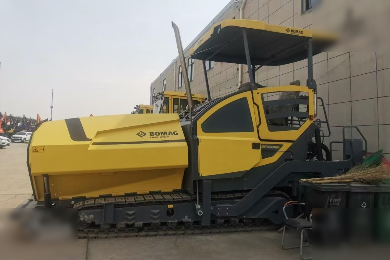 2021 BOMAG BF880C - Acabadora: foto 1 2021 BOMAG BF880C - Acabadora: foto 1