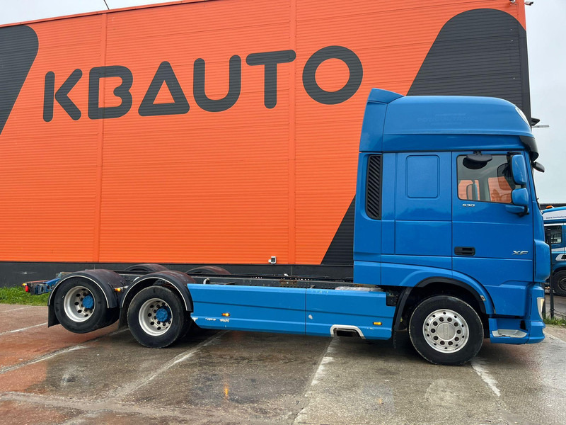 DAF XF 530 6x2 PTO / CHASSIS L=6074 mm - Camião chassi: foto 4 DAF XF 530 6x2 PTO / CHASSIS L=6074 mm - Camião chassi: foto 4
