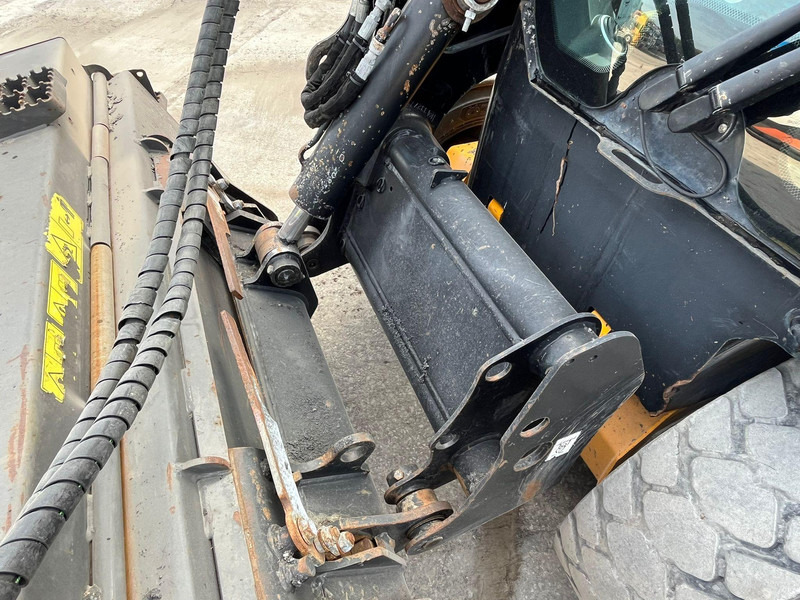 Pá carregadora de rodas JCB 155 T4 BUCKET & BRUSH: foto 17