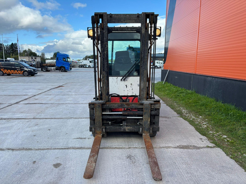 Kalmar DB 4-500 - Empilhadeira a diesel: foto 2 Kalmar DB 4-500 - Empilhadeira a diesel: foto 2