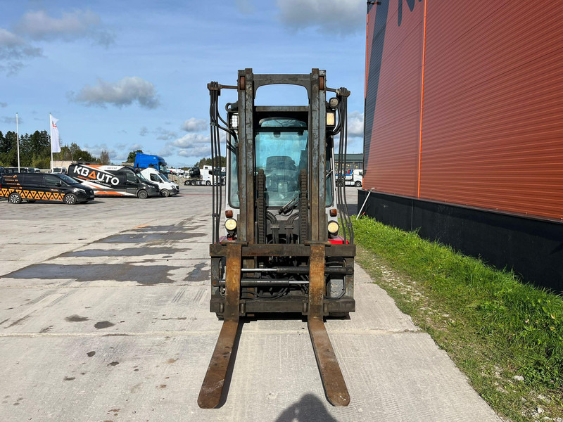 Kalmar DCD 55-6 H Rated capacity: 5500 kg / Lifting height: 3500 mm - Empilhadeira a diesel: foto 3 Kalmar DCD 55-6 H Rated capacity: 5500 kg / Lifting height: 3500 mm - Empilhadeira a diesel: foto 3