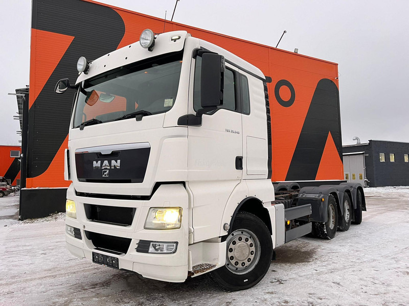 MAN TGX 35.540 8x4*4 9 TON FRONT AXLE / HYDRAULICS / PTO / INTARDER / CHASSIS L=6850 mm - Camião chassi: foto 2 MAN TGX 35.540 8x4*4 9 TON FRONT AXLE / HYDRAULICS / PTO / INTARDER / CHASSIS L=6850 mm - Camião chassi: foto 2