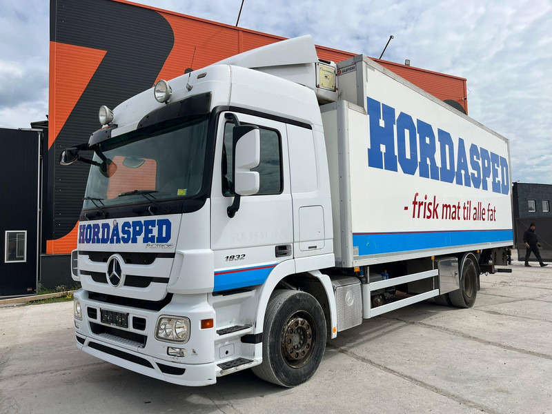 Mercedes-Benz Actros 1832 4x2 SUPRA 850 Mt / BOX L=8226 mm - Camião frigorífico: foto 2 Mercedes-Benz Actros 1832 4x2 SUPRA 850 Mt / BOX L=8226 mm - Camião frigorífico: foto 2