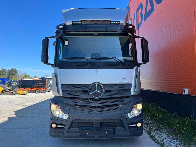 Mercedes-Benz Actros 2551 6x2 FOR SALE AS CHASSIS / CHASSIS L=7600 mm - Camião chassi: foto 2 Mercedes-Benz Actros 2551 6x2 FOR SALE AS CHASSIS / CHASSIS L=7600 mm - Camião chassi: foto 2