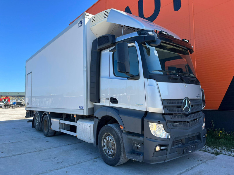 Mercedes-Benz Actros 2551 6x2 LUMIKKO L7 / BOX L=7609 mm - Camião frigorífico: foto 4 Mercedes-Benz Actros 2551 6x2 LUMIKKO L7 / BOX L=7609 mm - Camião frigorífico: foto 4