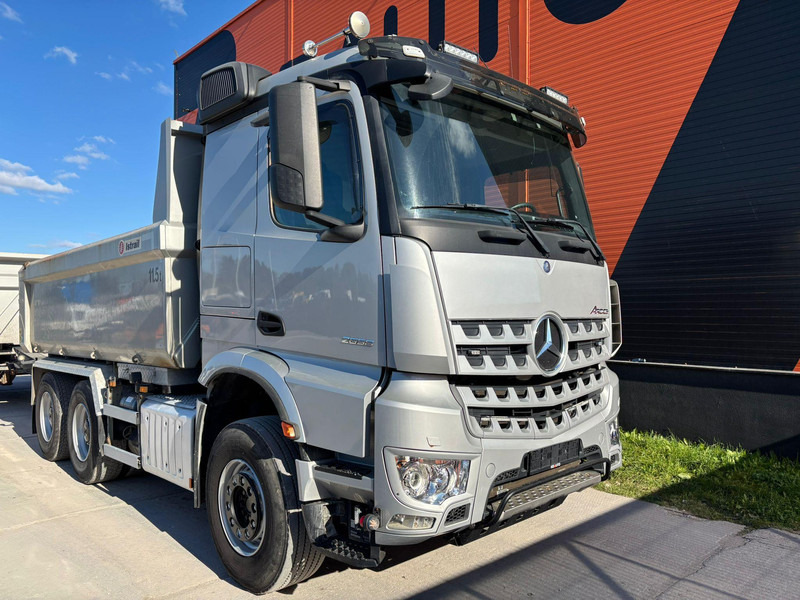 Mercedes-Benz Arocs 2658 6x4 RETARDER / BOX L=4541mm - Camião basculante: foto 3 Mercedes-Benz Arocs 2658 6x4 RETARDER / BOX L=4541mm - Camião basculante: foto 3