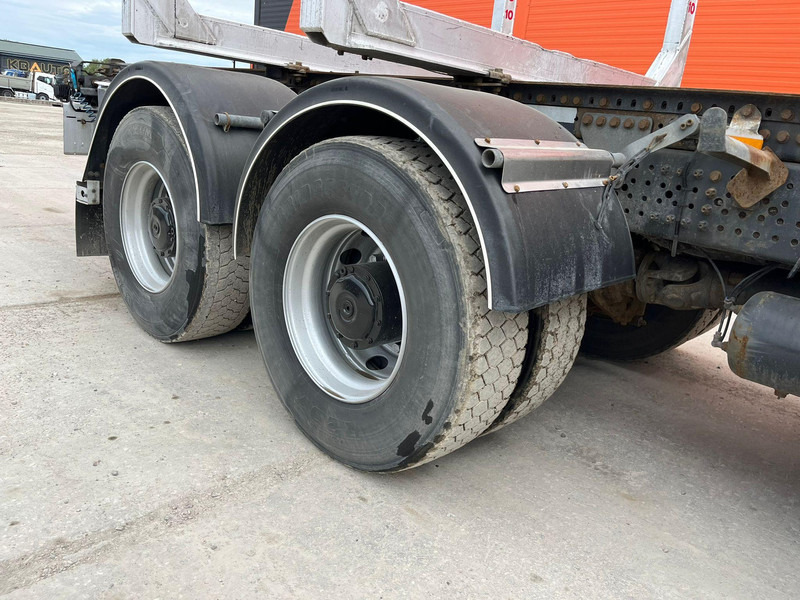 Leasing de Mercedes-Benz Arocs 3263 8x4 FULL STEEL Mercedes-Benz Arocs 3263 8x4 FULL STEEL: foto 12