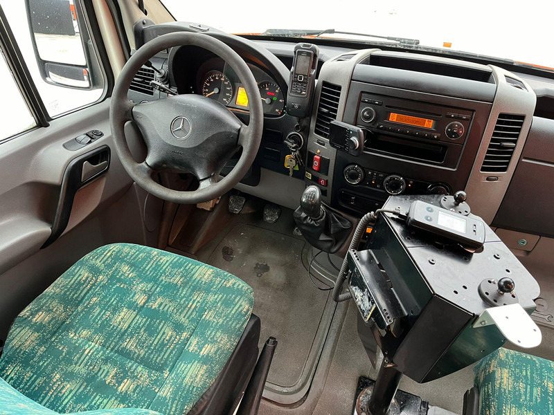 Fotografia de interior 1: Leasing de Mercedes-Benz Sprinter 515 CDI 20 + 1 SEATS / AC Mercedes-Benz Sprinter 515 CDI 20 + 1 SEATS / AC