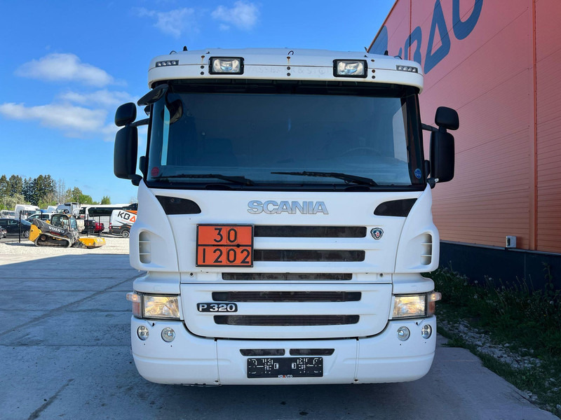 Scania P 320 4x2 TANK 11000 l / 2000 + 3000 + 3000 + 3000 l - Caminhão tanque: foto 2 Scania P 320 4x2 TANK 11000 l / 2000 + 3000 + 3000 + 3000 l - Caminhão tanque: foto 2