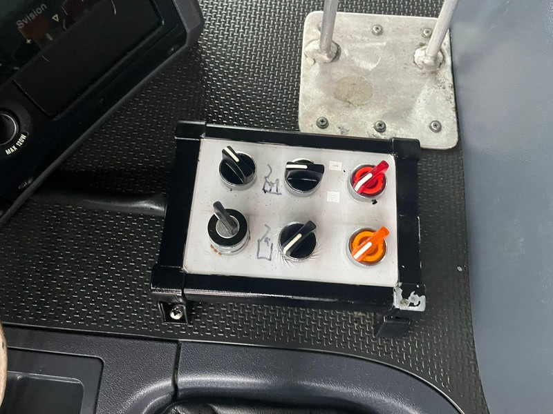 Caminhão de lixo Scania P 320 6x2*4 NTM KG-2K 18 m3: foto 20 Caminhão de lixo Scania P 320 6x2*4 NTM KG-2K 18 m3: foto 20