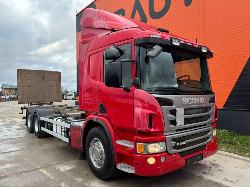 Scania P 440 6x2 FOR SALE AS CHASSIS / RETARDER / CHASSIS L=7741 mm - Camião chassi: foto 4 Scania P 440 6x2 FOR SALE AS CHASSIS / RETARDER / CHASSIS L=7741 mm - Camião chassi: foto 4
