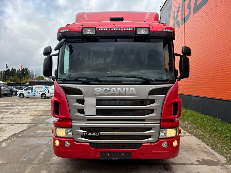 Scania P 440 6x2 RETARDER / CHASSIS L=7741 mm - Camião transportador de contêineres/ Caixa móvel: foto 3 Scania P 440 6x2 RETARDER / CHASSIS L=7741 mm - Camião transportador de contêineres/ Caixa móvel: foto 3