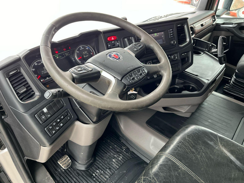 Leasing de Scania R 520 8x4*4 RETARDER Scania R 520 8x4*4 RETARDER: foto 15