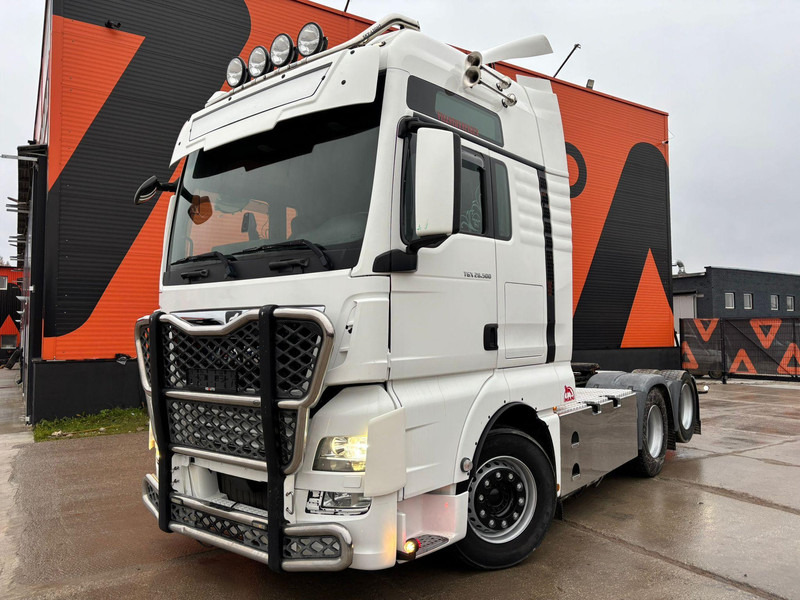 MAN TGX 28.500 6x2 XXL CAB / INTARDER / DOUBLE BOGIE - Tractor: foto 2 MAN TGX 28.500 6x2 XXL CAB / INTARDER / DOUBLE BOGIE - Tractor: foto 2