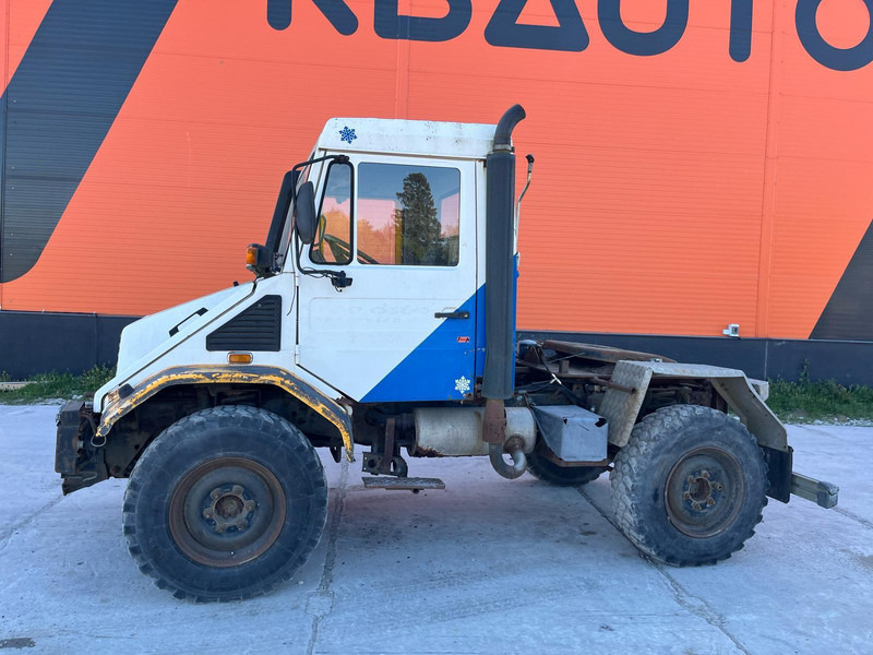 Tractor Mercedes-Benz Unimog U130 4x4: foto 9 Tractor Mercedes-Benz Unimog U130 4x4: foto 9